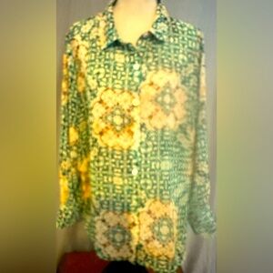 EUC Skye’s the limit blouse in size 22, with multiple colors. Flows, tunic.